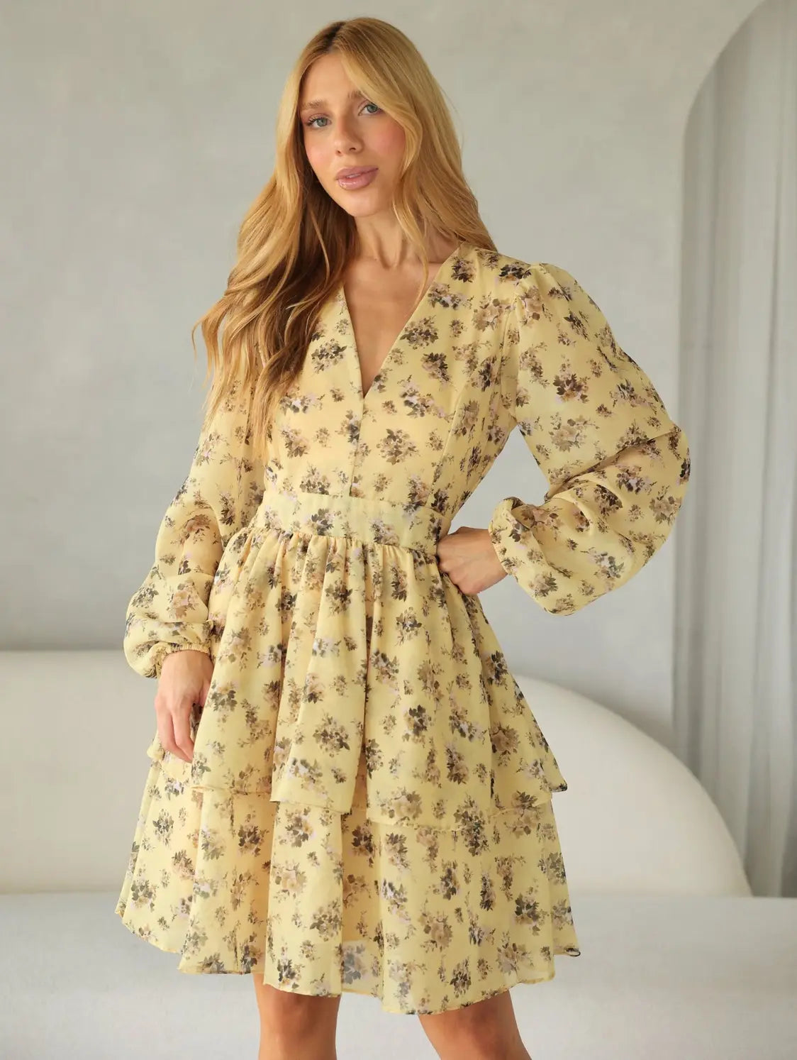 Vestido Floral Decote V Manga Bufante