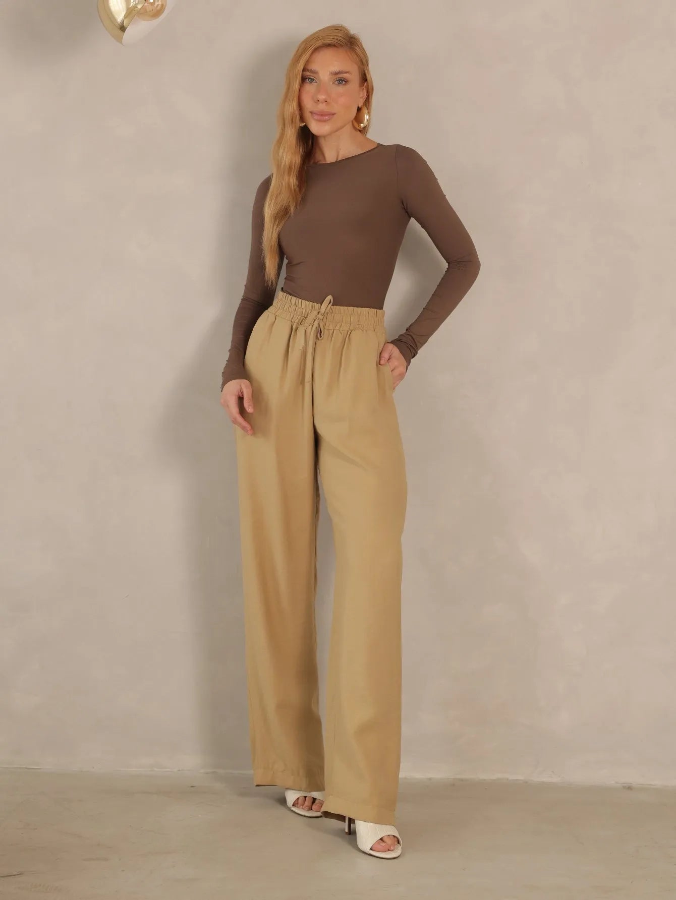 Calça Reta Alfaiataria Cós Elástico