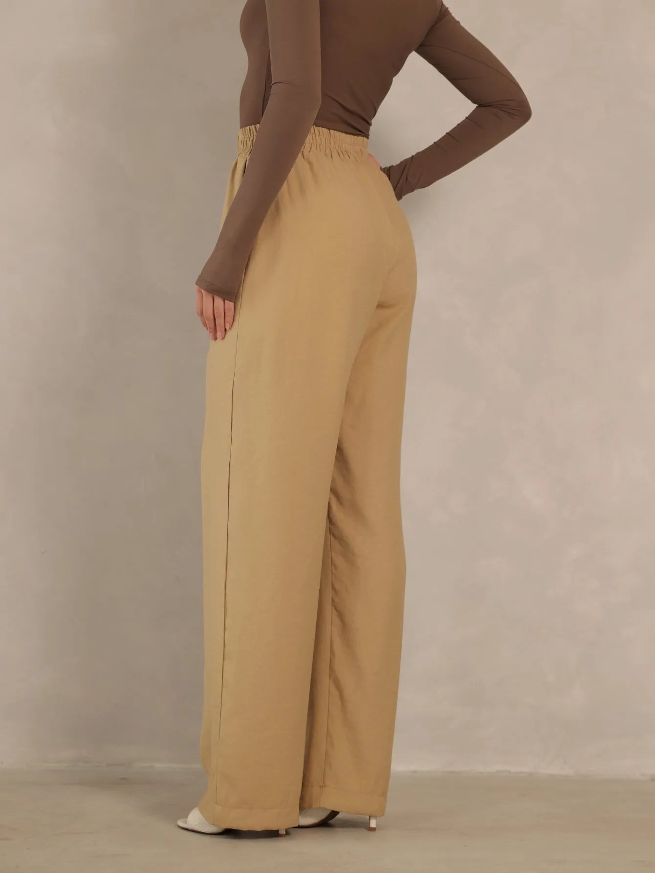 Calça Reta Alfaiataria Cós Elástico