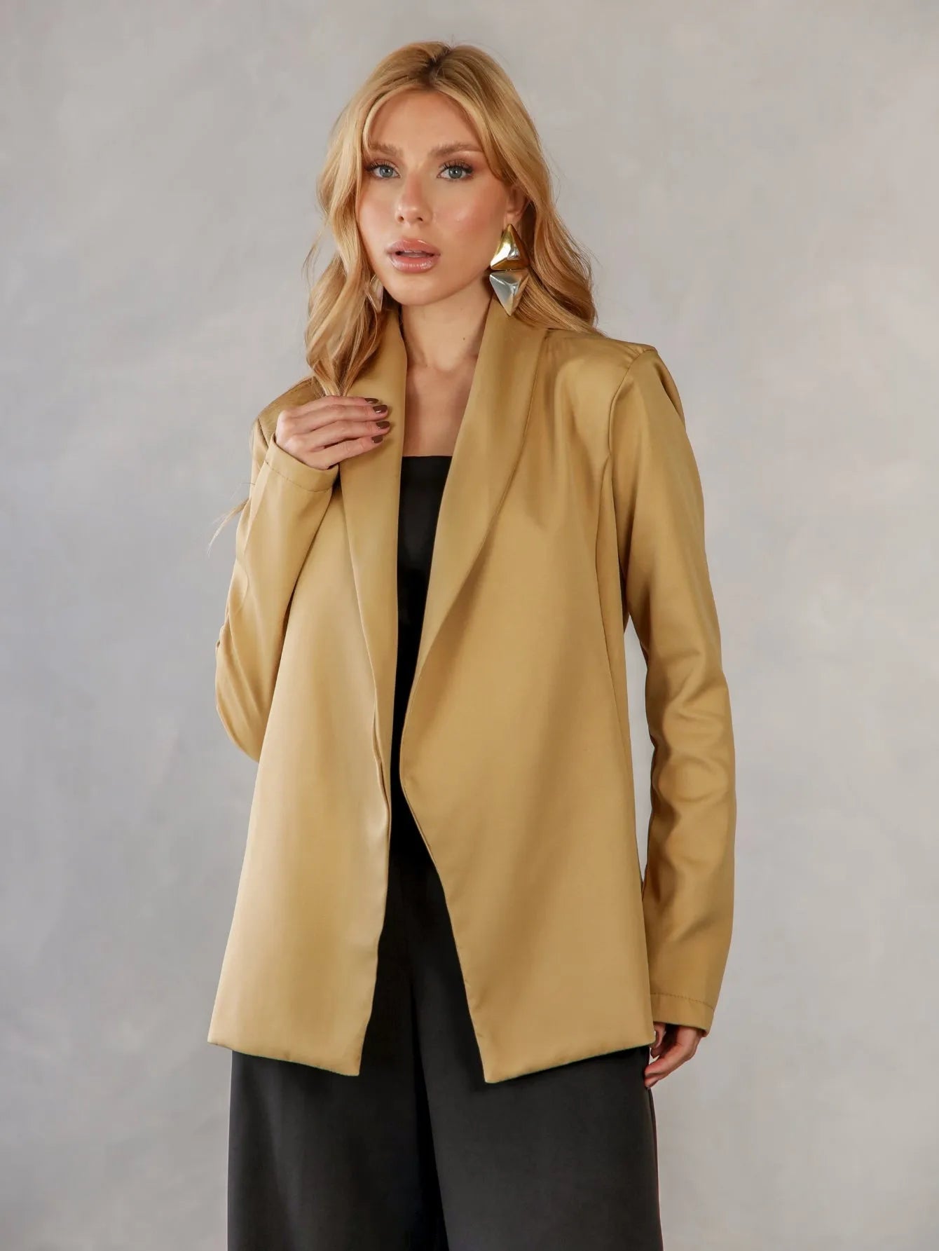 Blazer Alfaiataria Corte Reto Acinturado