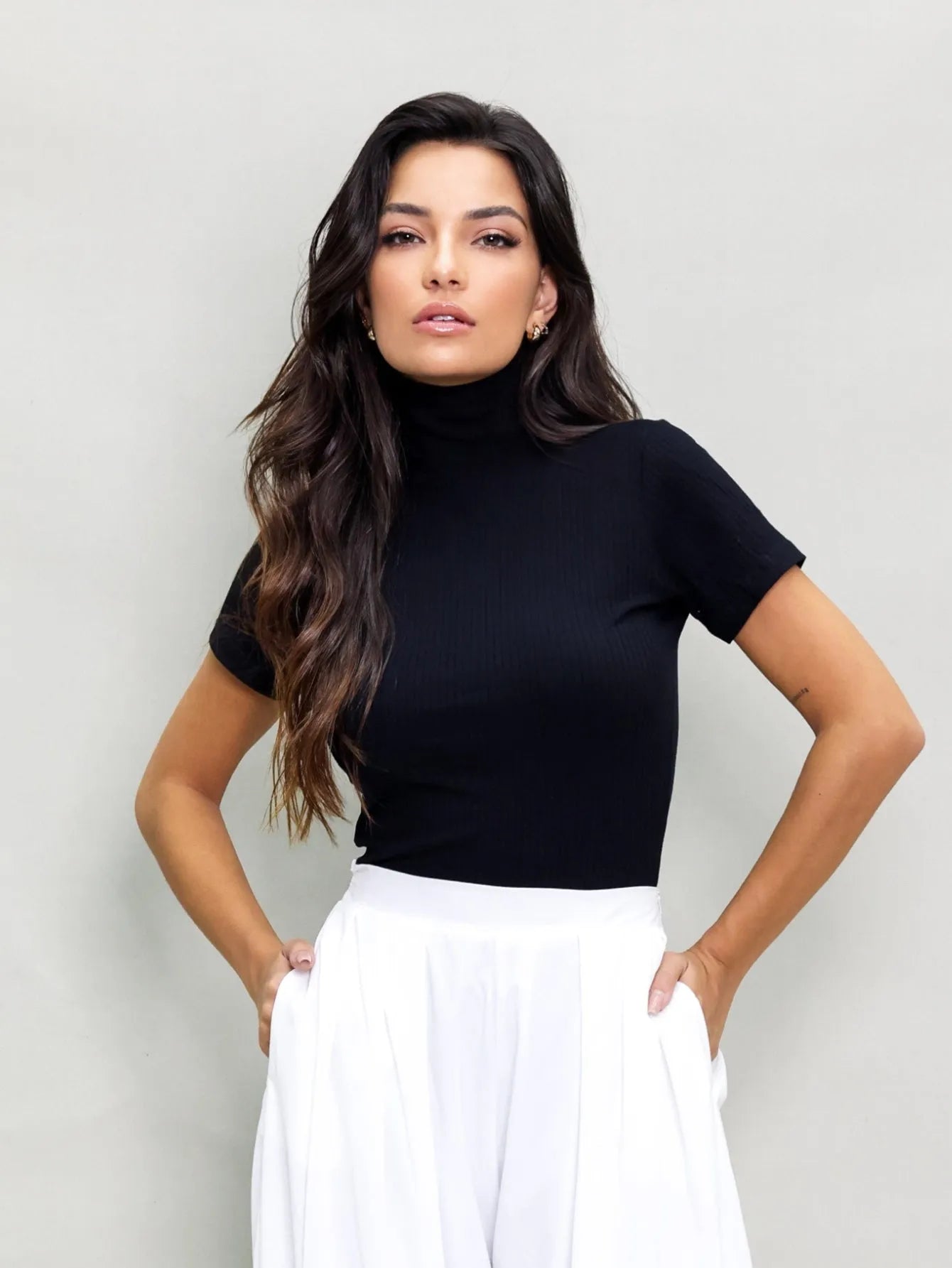 Blusa Canelada Manga Curta Gola Alta