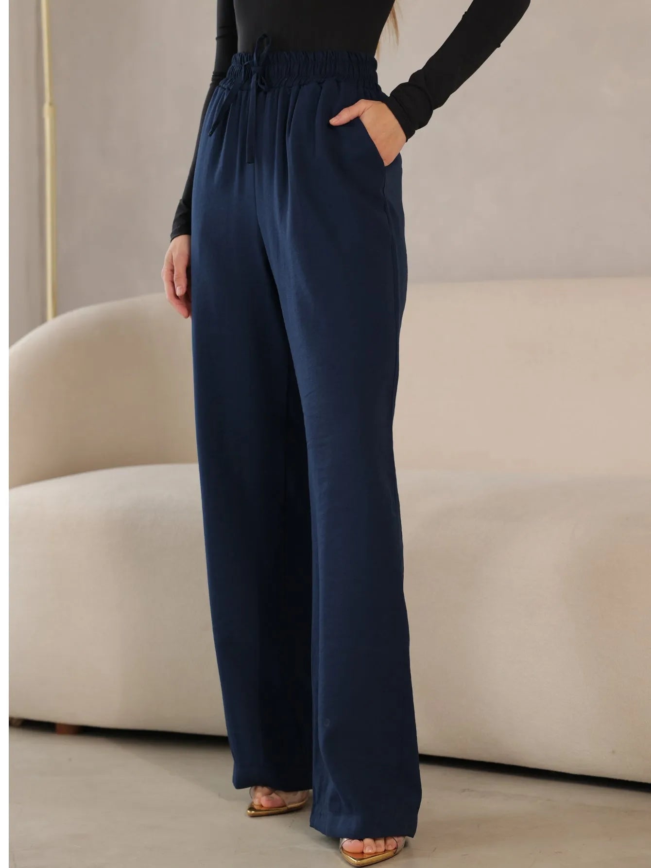 Calça Reta Alfaiataria Cós Elástico
