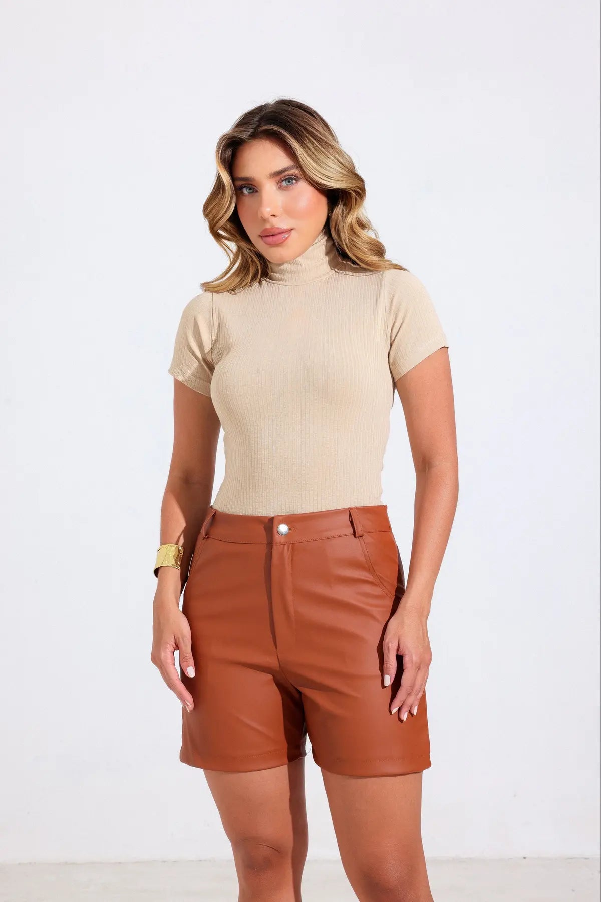 Shorts Couro Cintura Alta