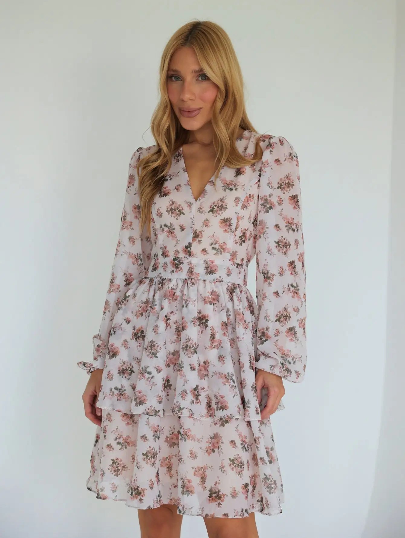 Vestido Floral Decote V Manga Bufante