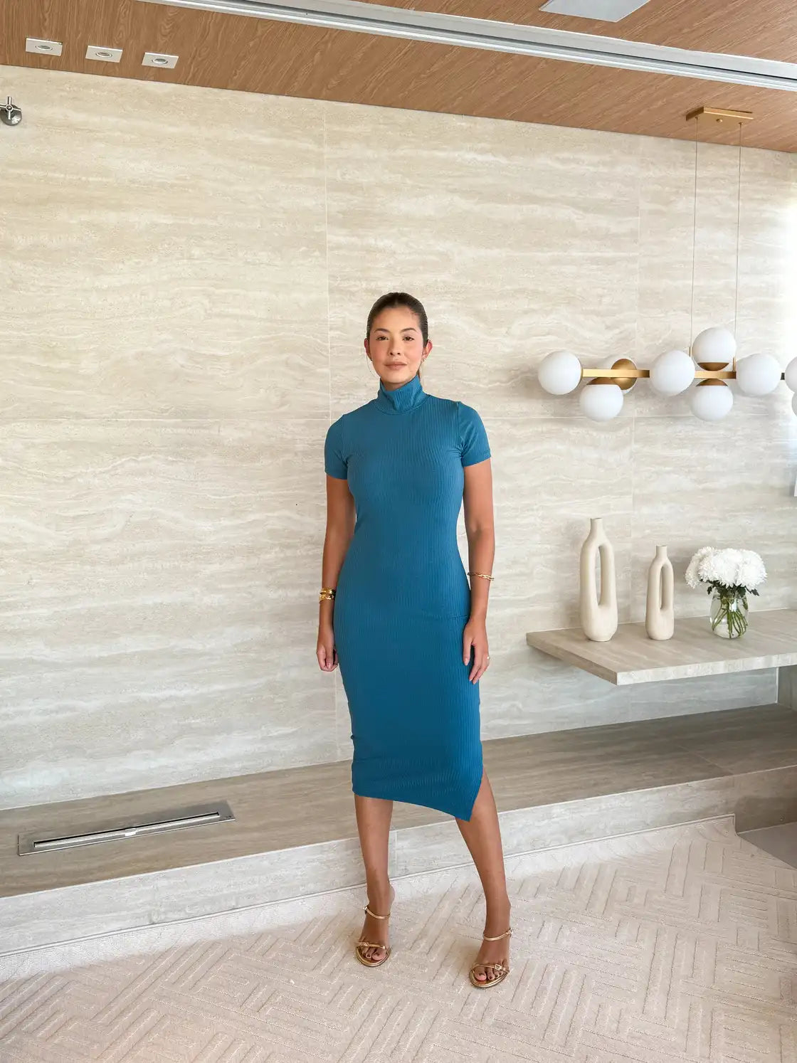 Vestido Midi Canelado Fenda Lateral