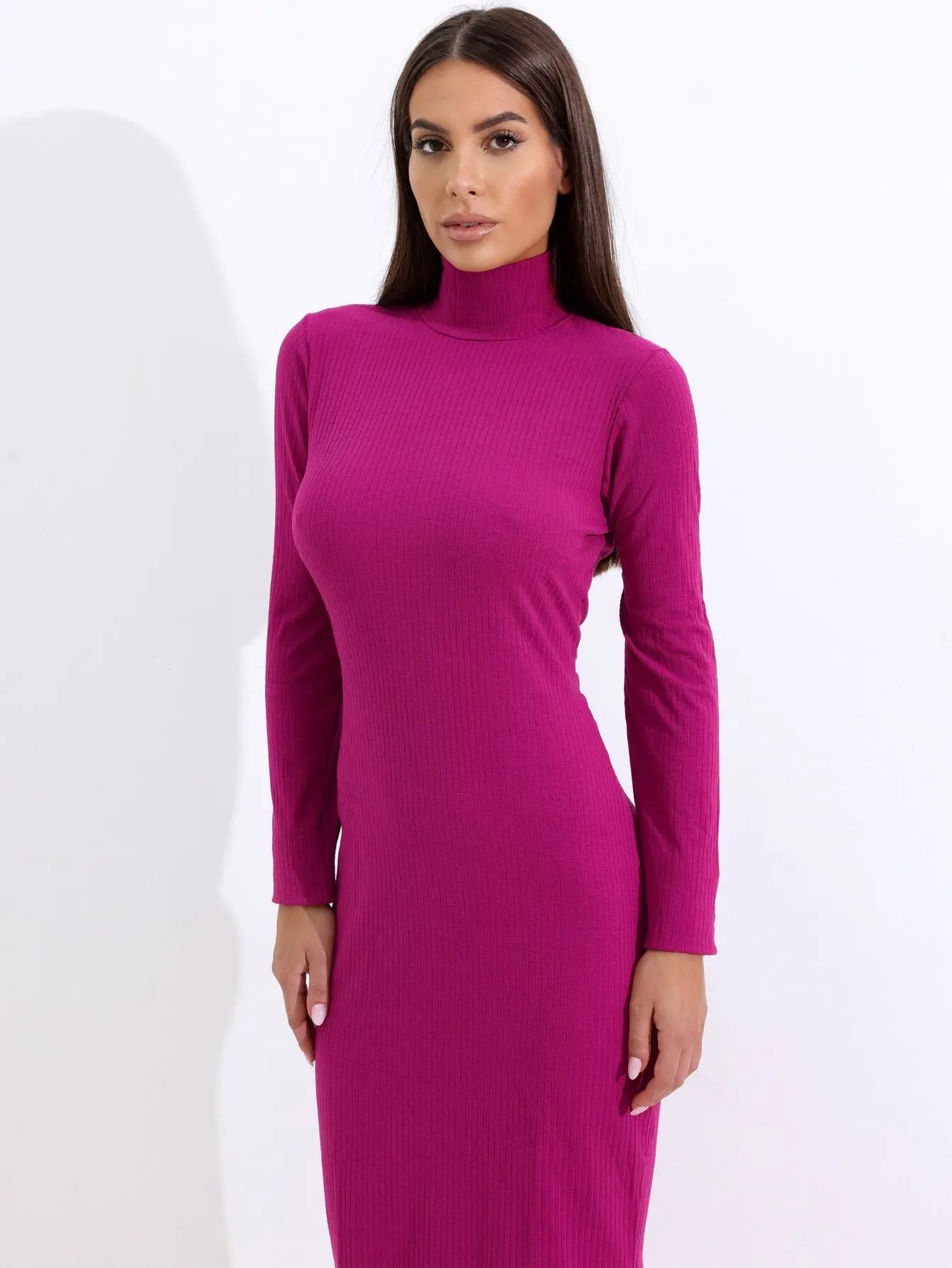 Vestido Midi Canelado Gola Alta