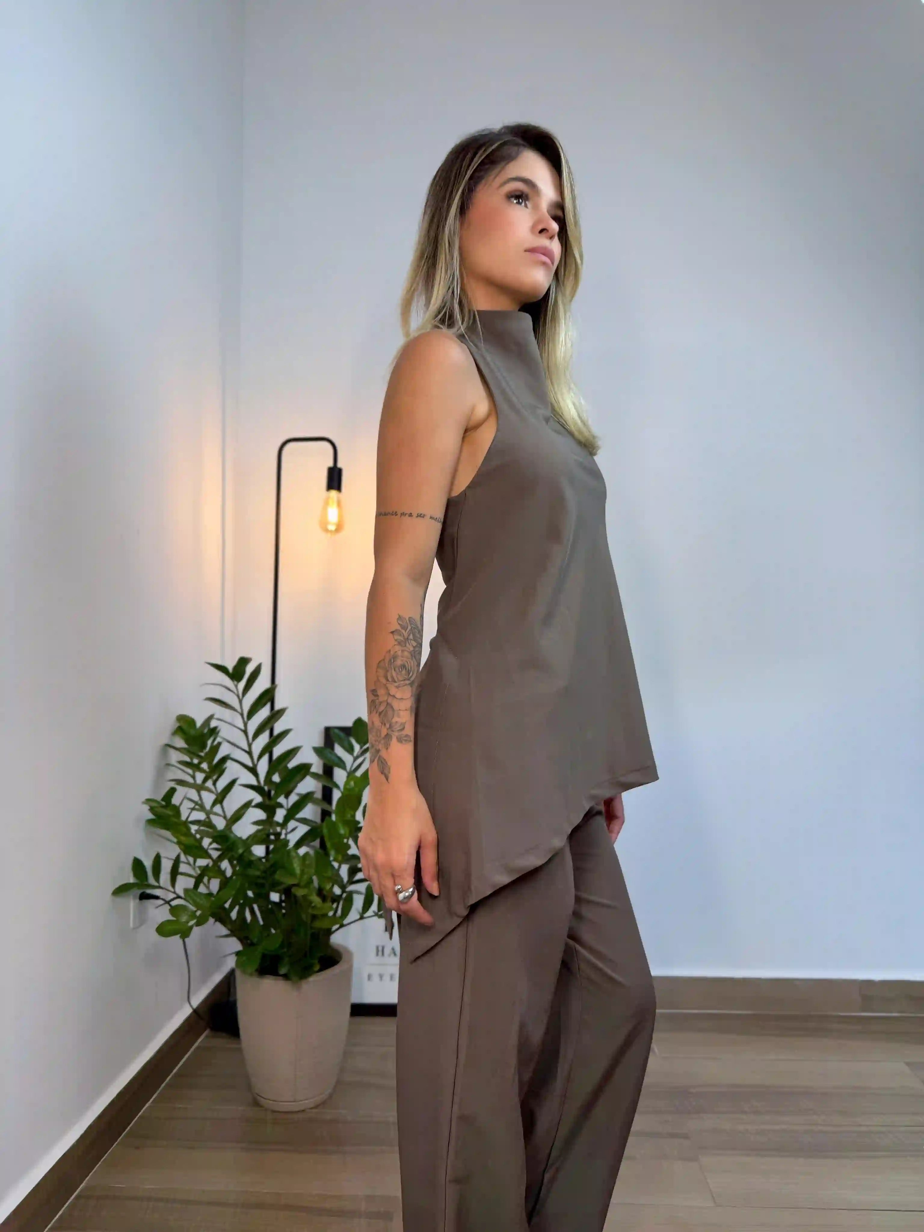 Conjunto Calça e Top Frente Única - Santalux