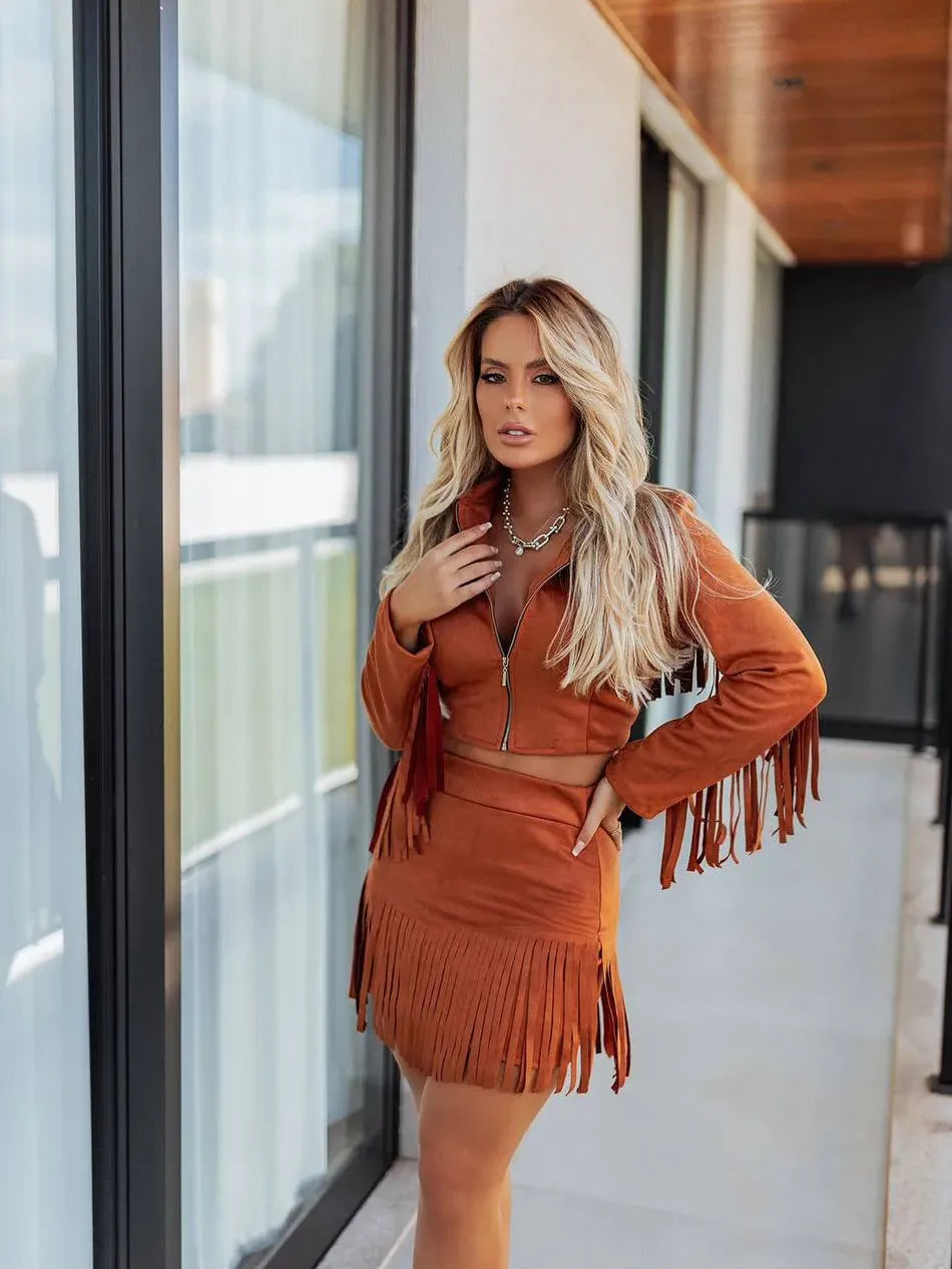 Conjunto Country com Jaqueta de Franja e Saia Suede