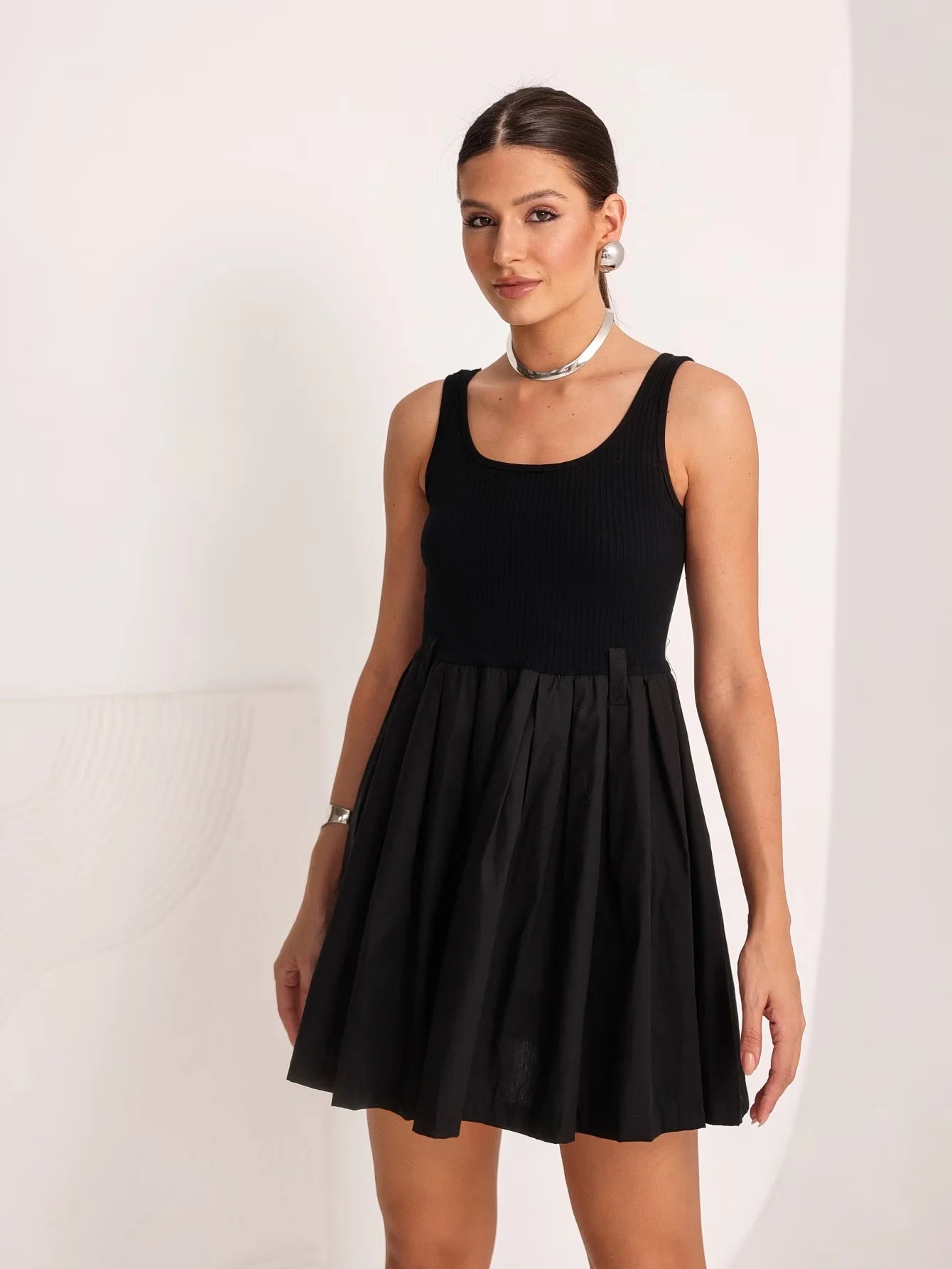 Vestido Curto Malha Canelada Tricoline