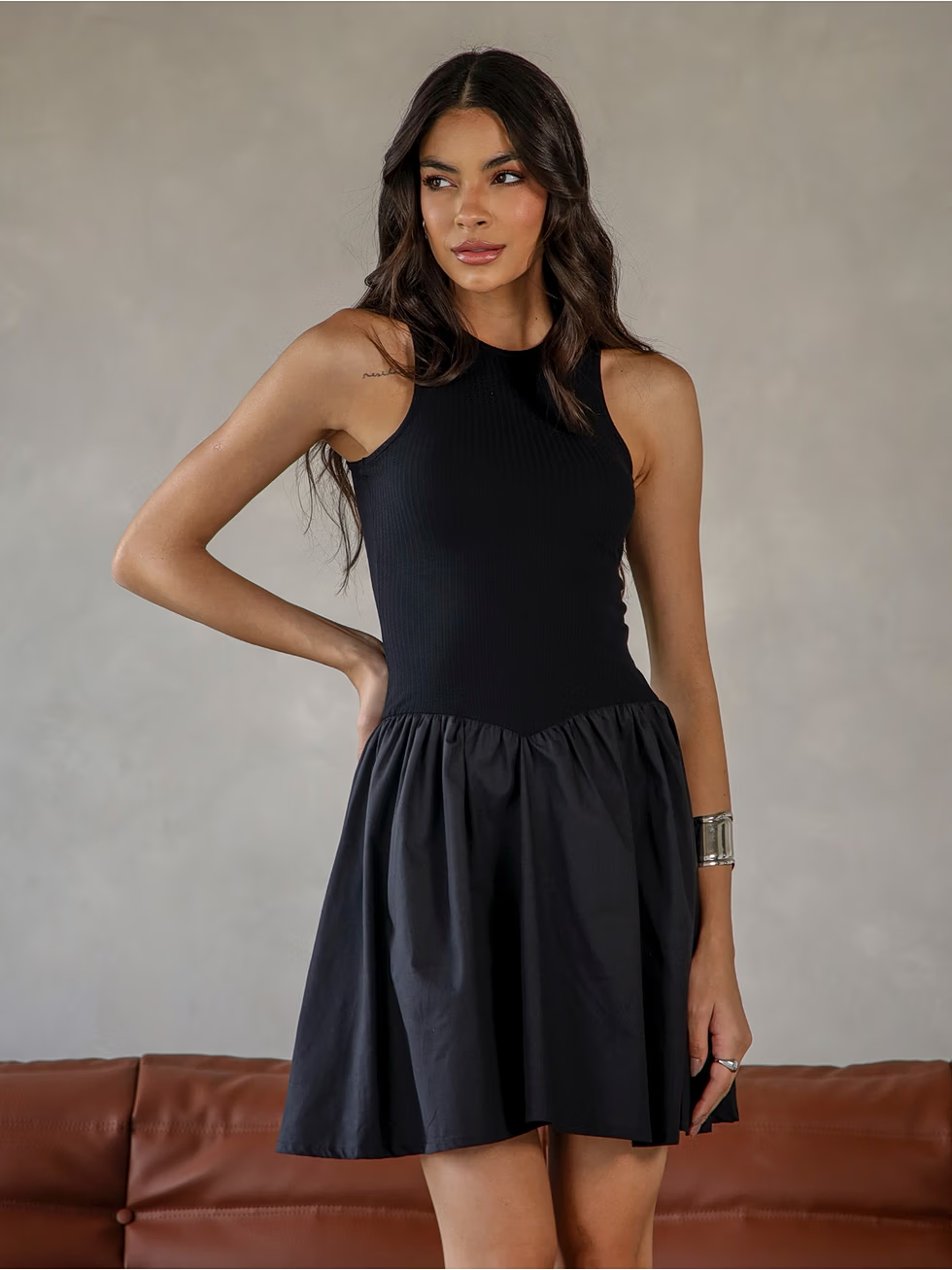 Vestido Midi Tricoline com Saia Canelada