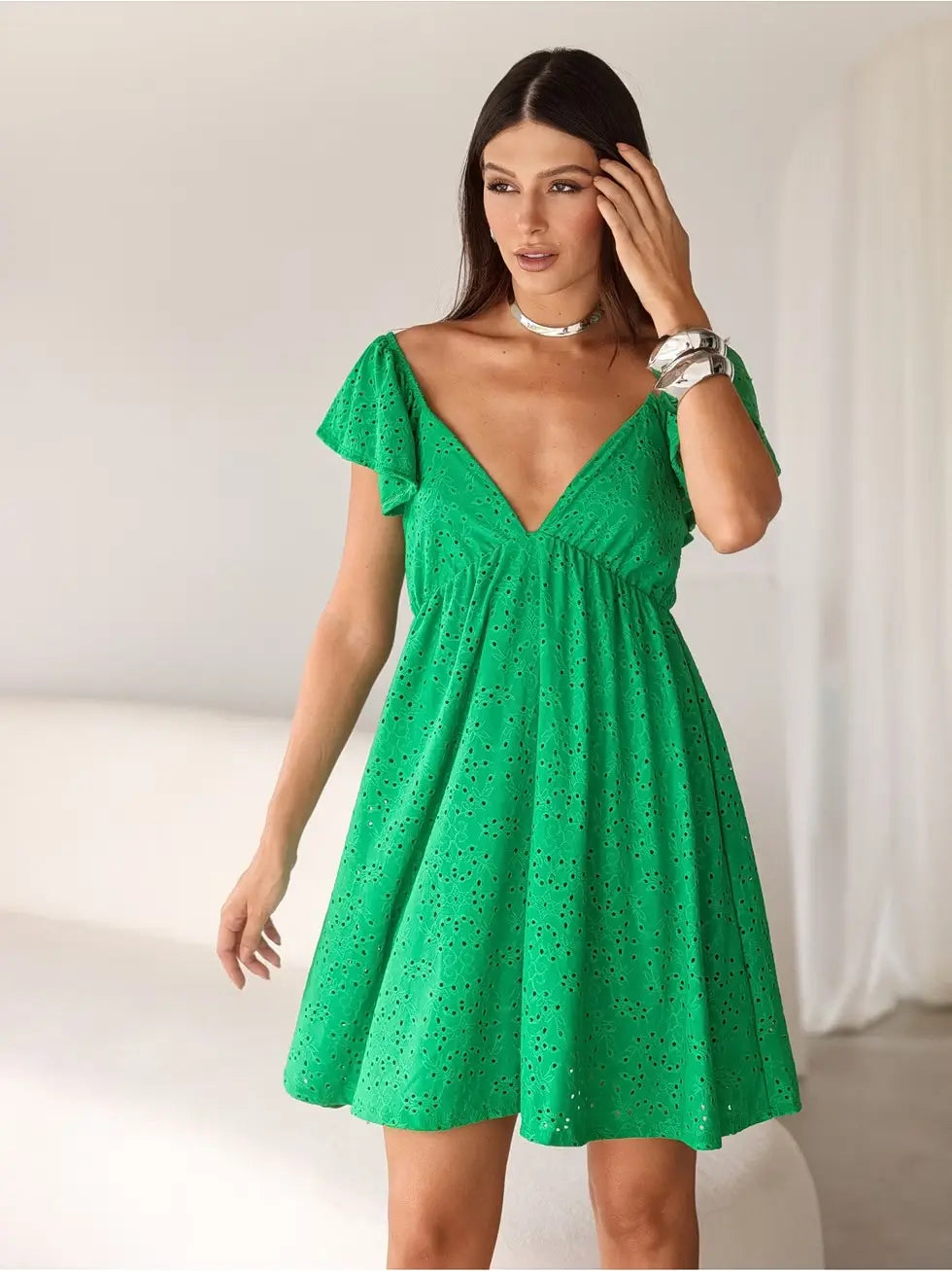 Vestido Curto Laise Decote V com Babados - SANTALUX - 129