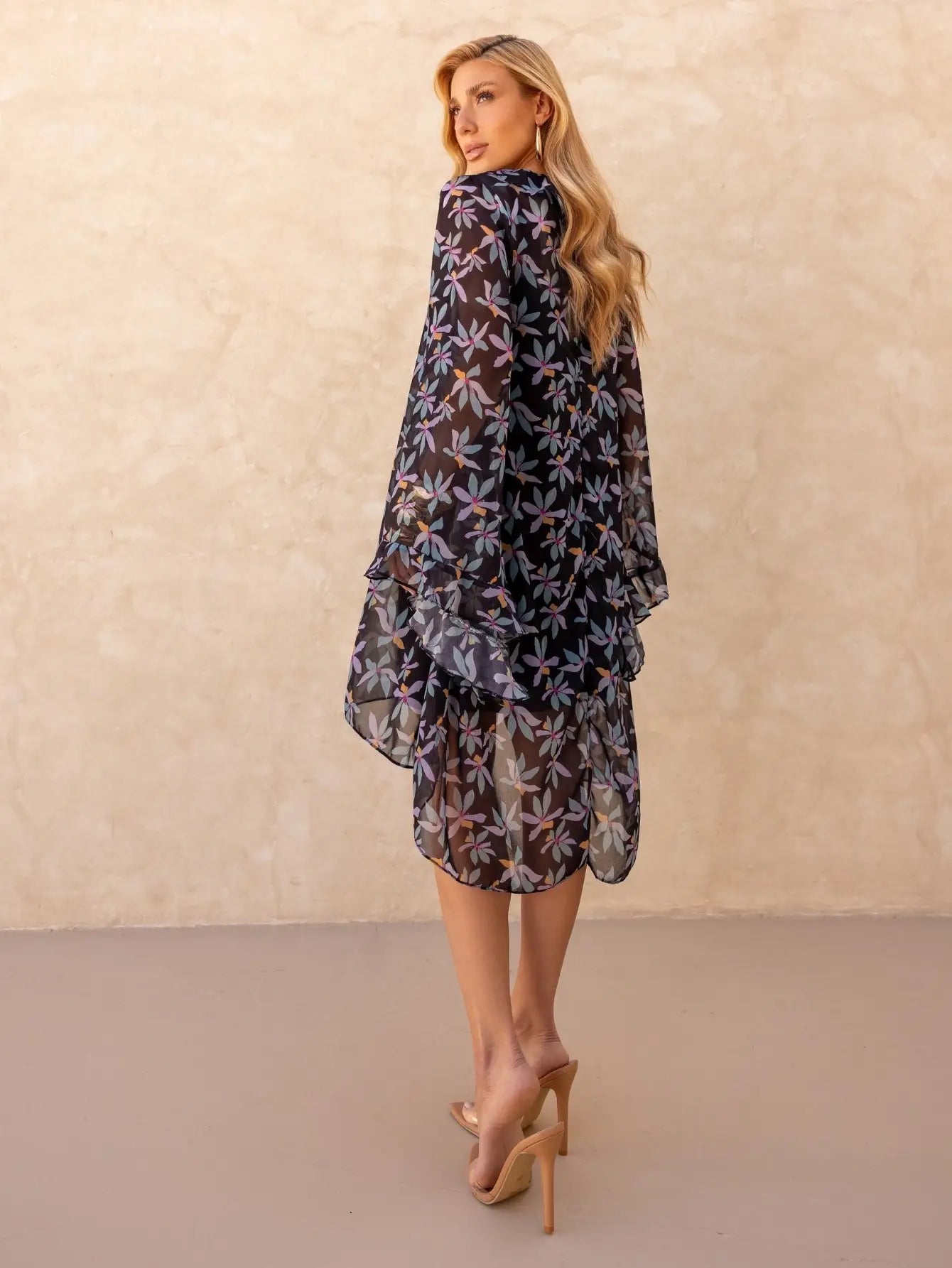 Vestido Crepe Floral Manga Longa Assimétrico