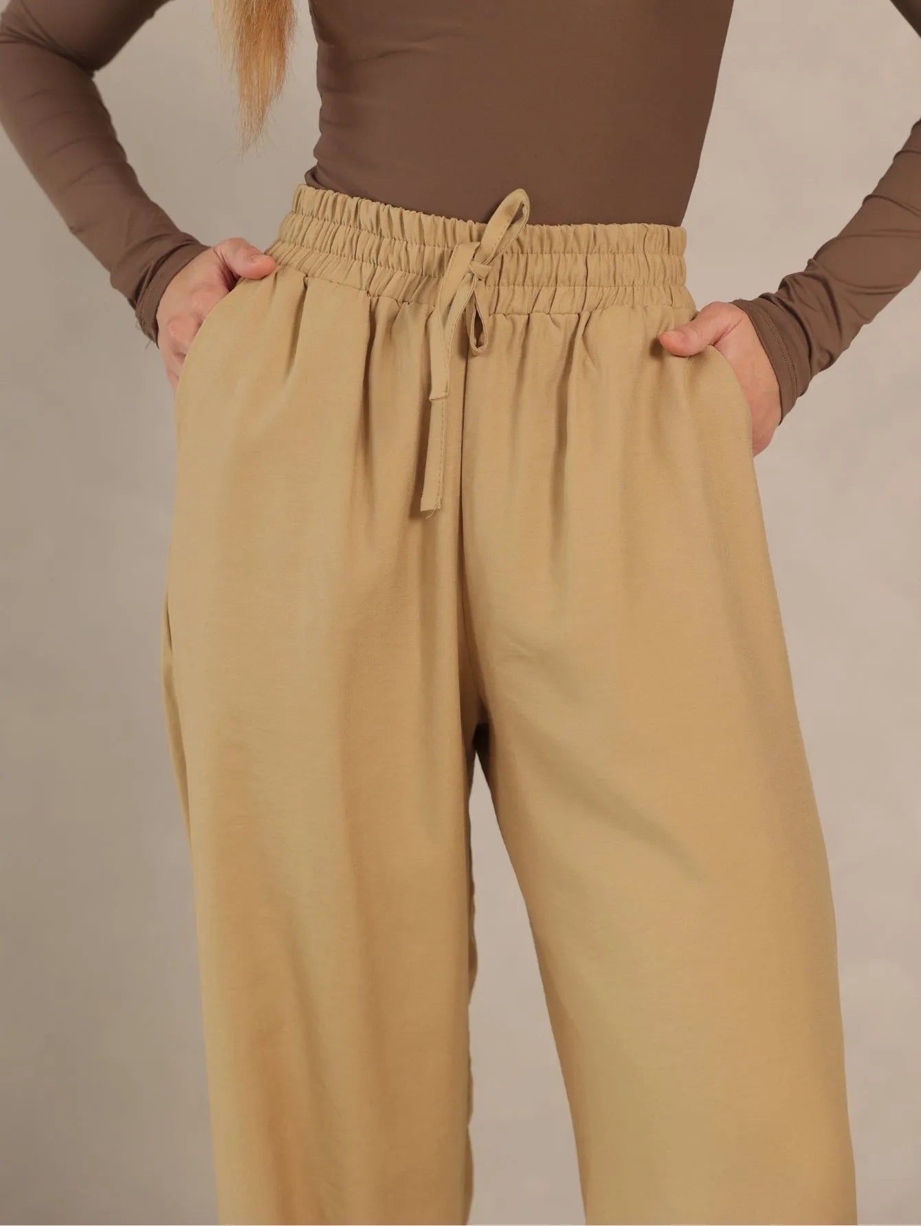 Calça Reta Alfaiataria Cós Elástico