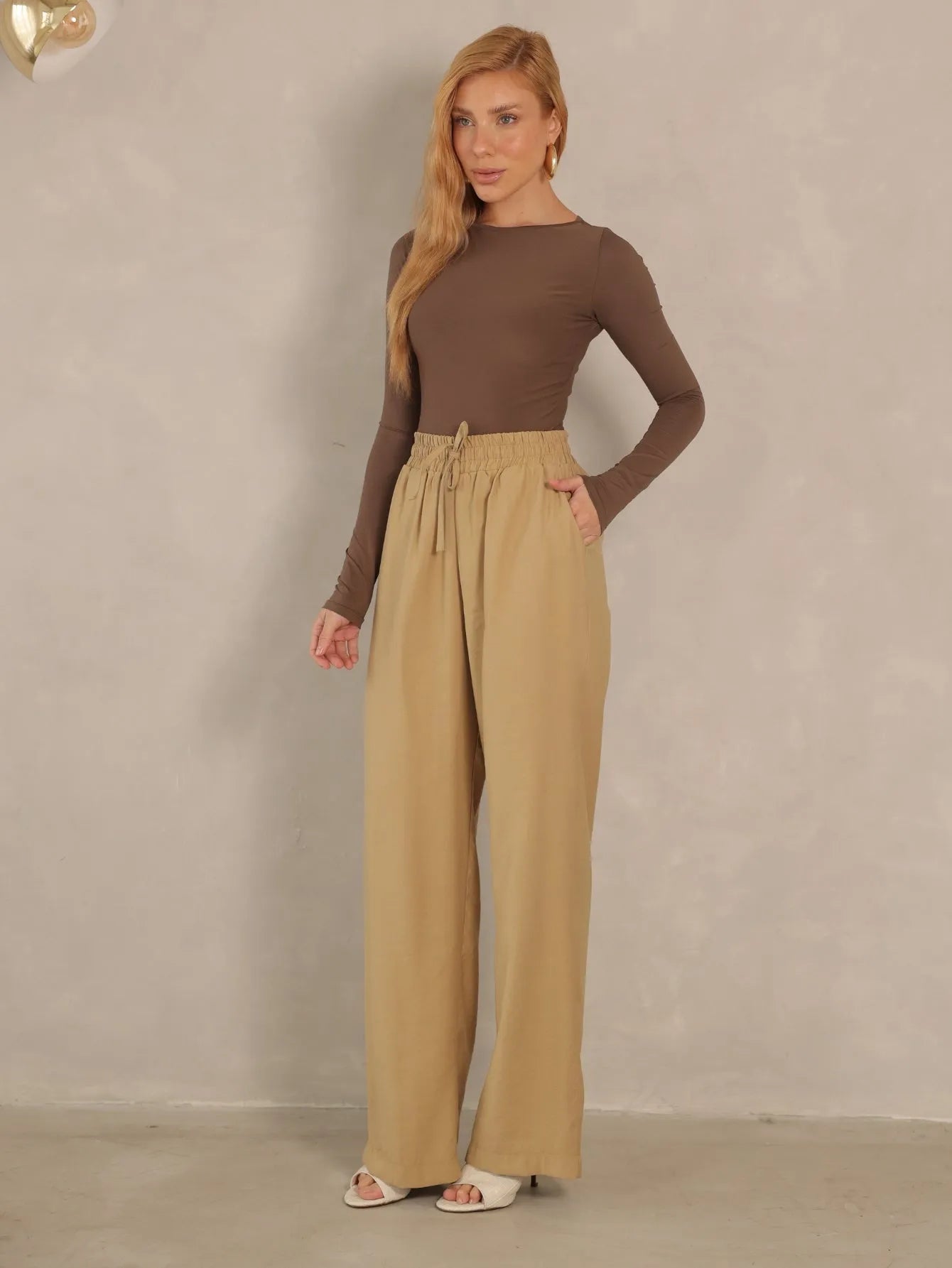 Calça Reta Alfaiataria Cós Elástico