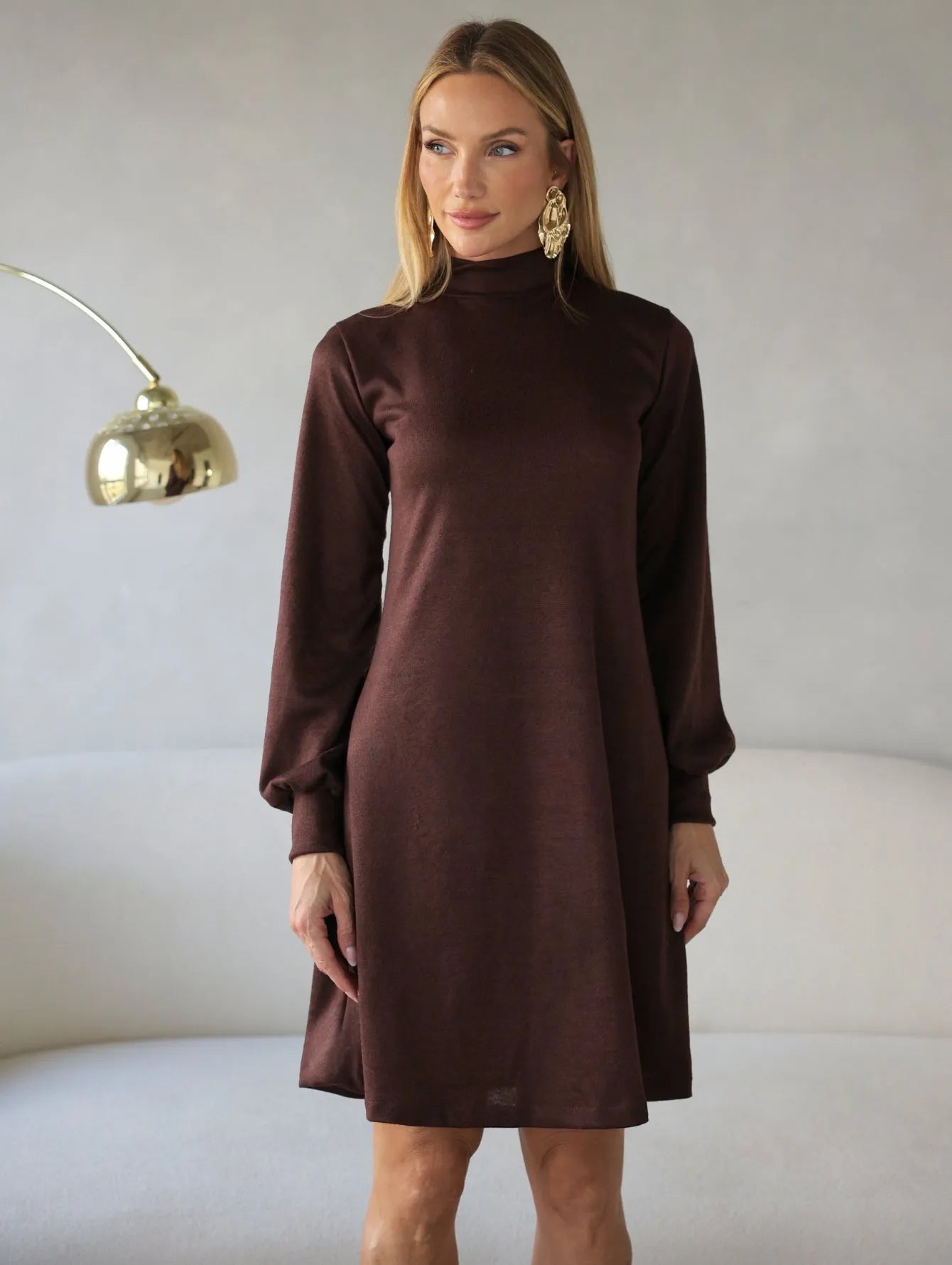 Vestido Curto Lanzinha Manga Longa Gola Alta