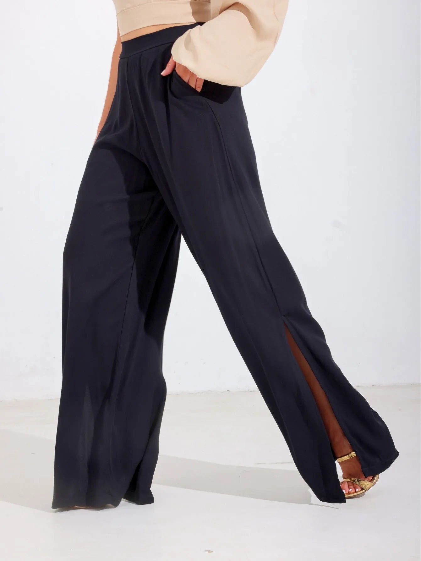 Calça Pantalona Alfaiataria Fenda Lateral