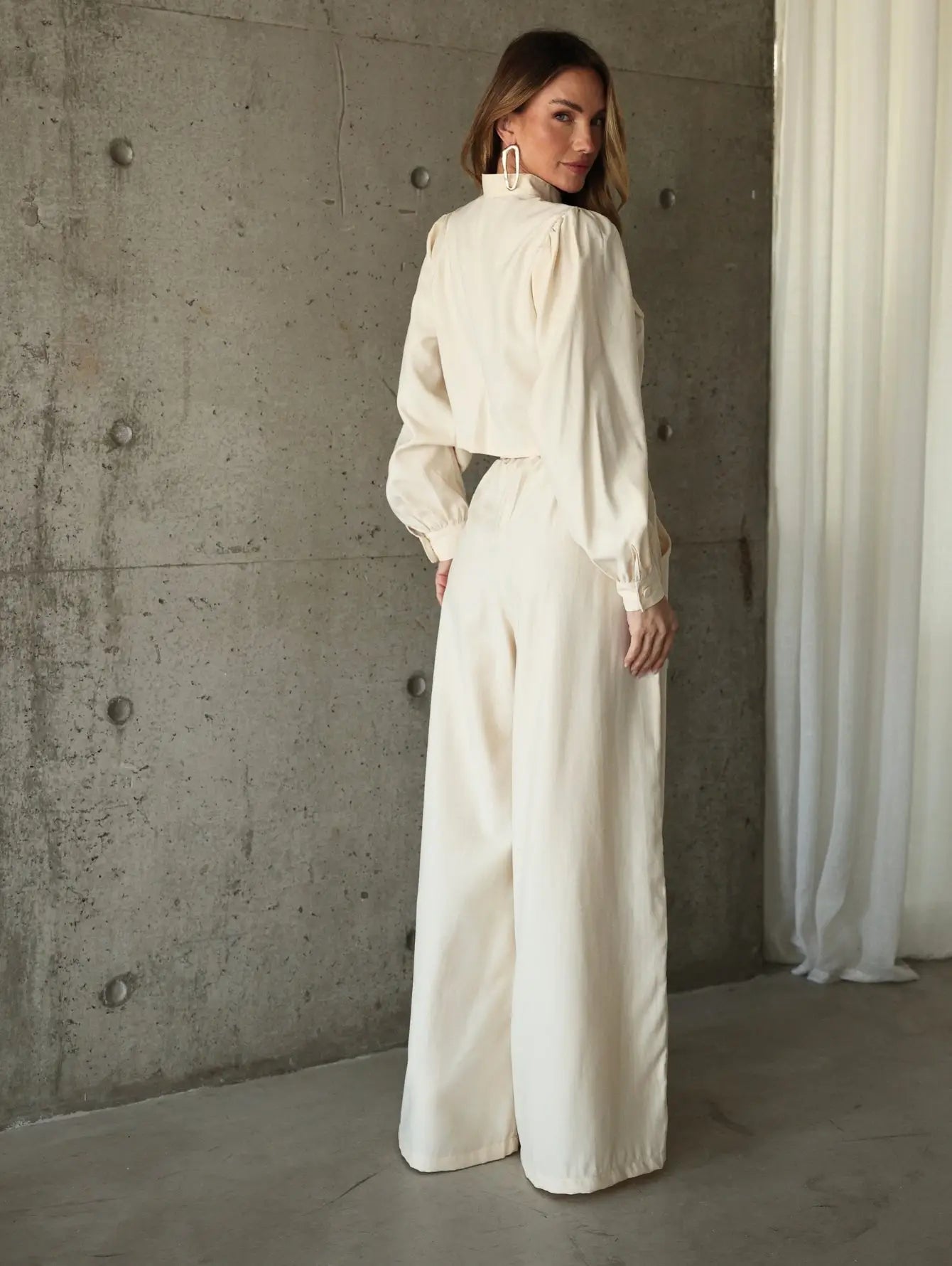 Conjunto Alfaiataria Pantalona Camisa Cropped