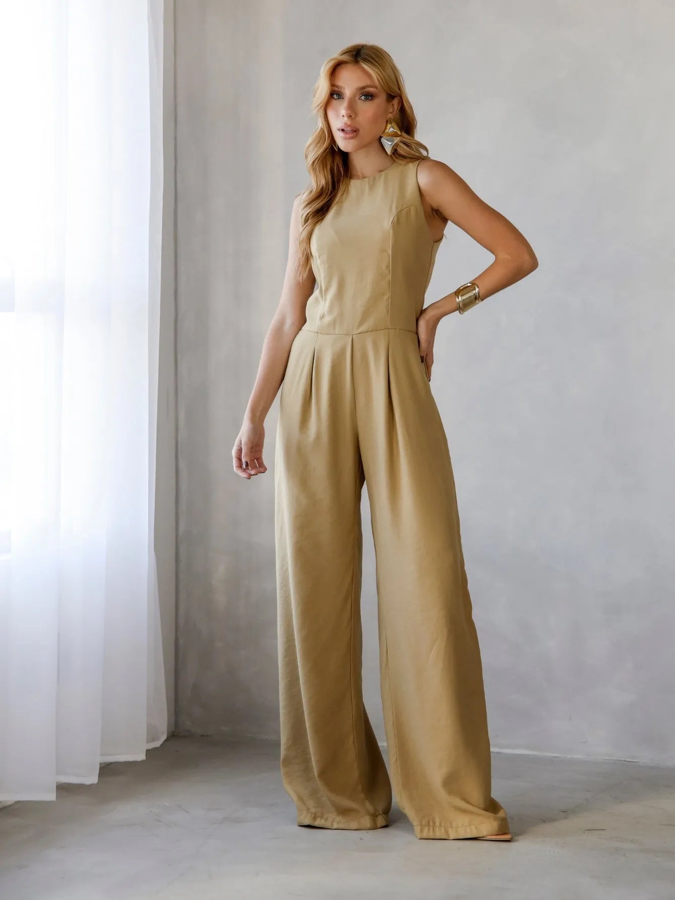 Macacão Alfaiataria Pantalona Bolsos Laterais