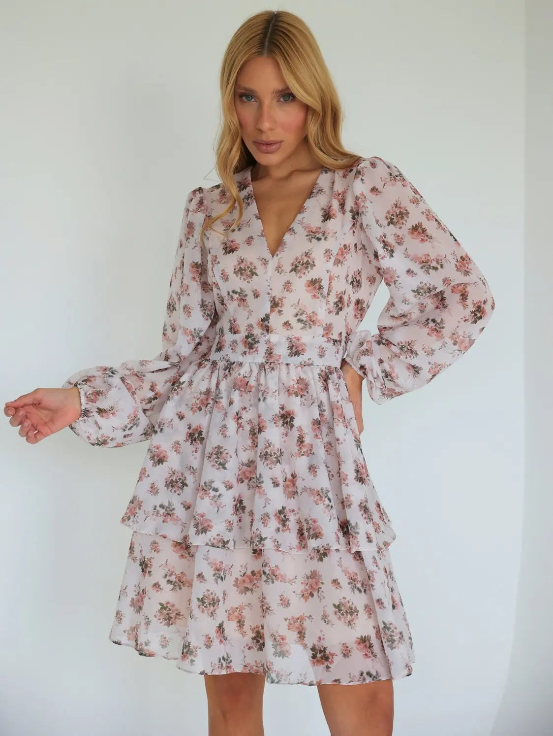 Vestido Floral Decote V Manga Bufante