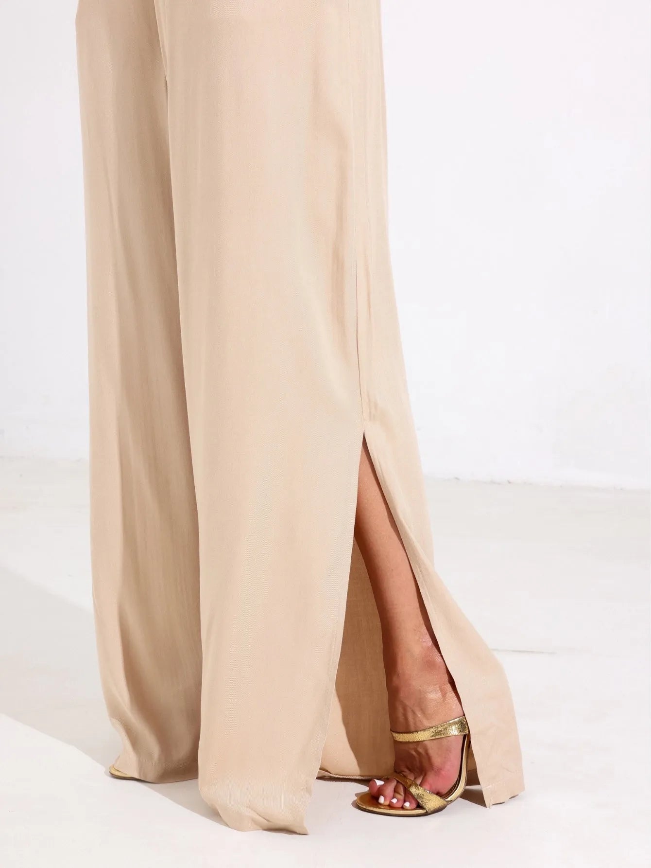 Calça Pantalona Alfaiataria Fenda Lateral