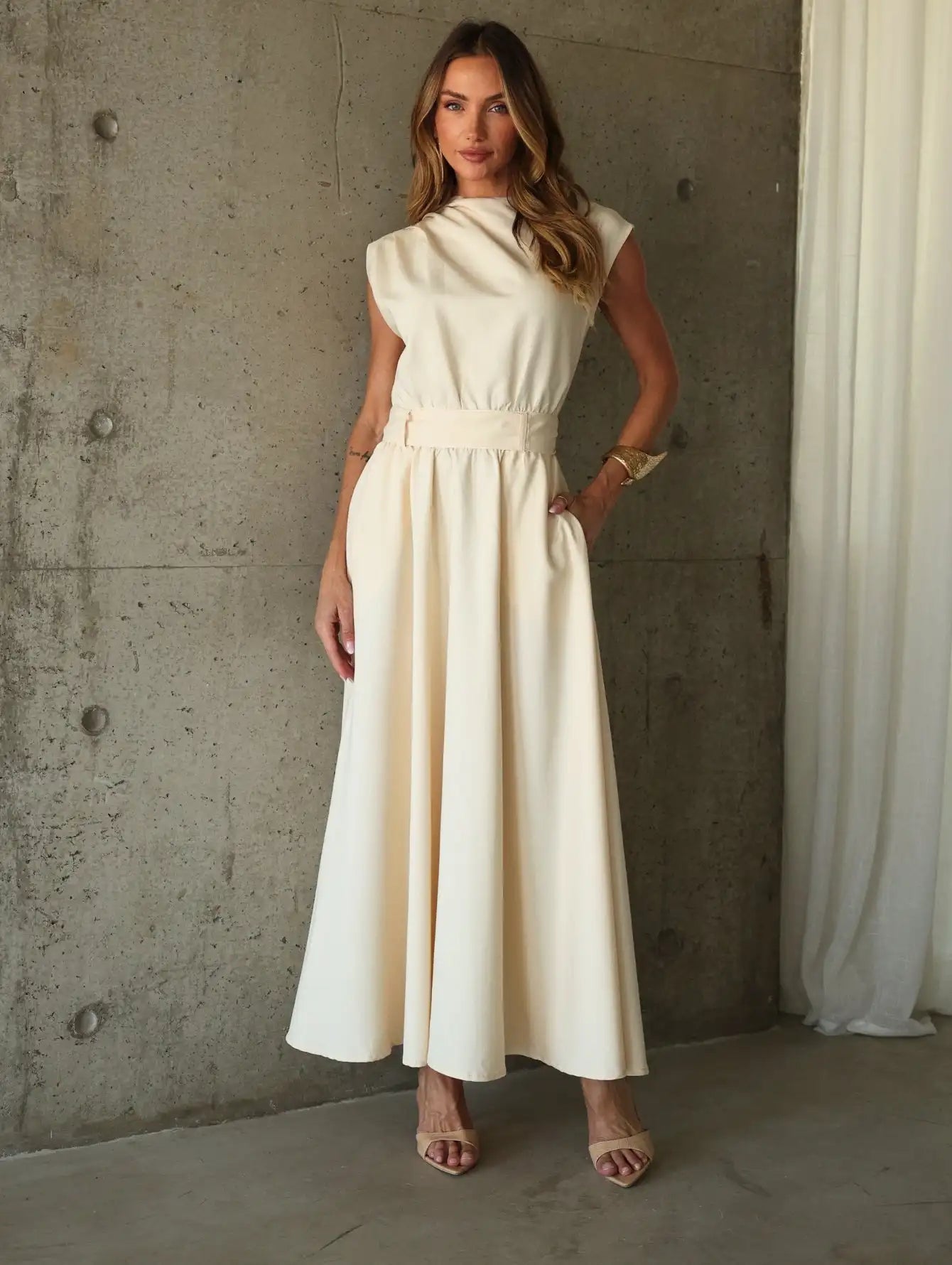 Vestido Midi Alfaiataria Saia Evasê Passantes