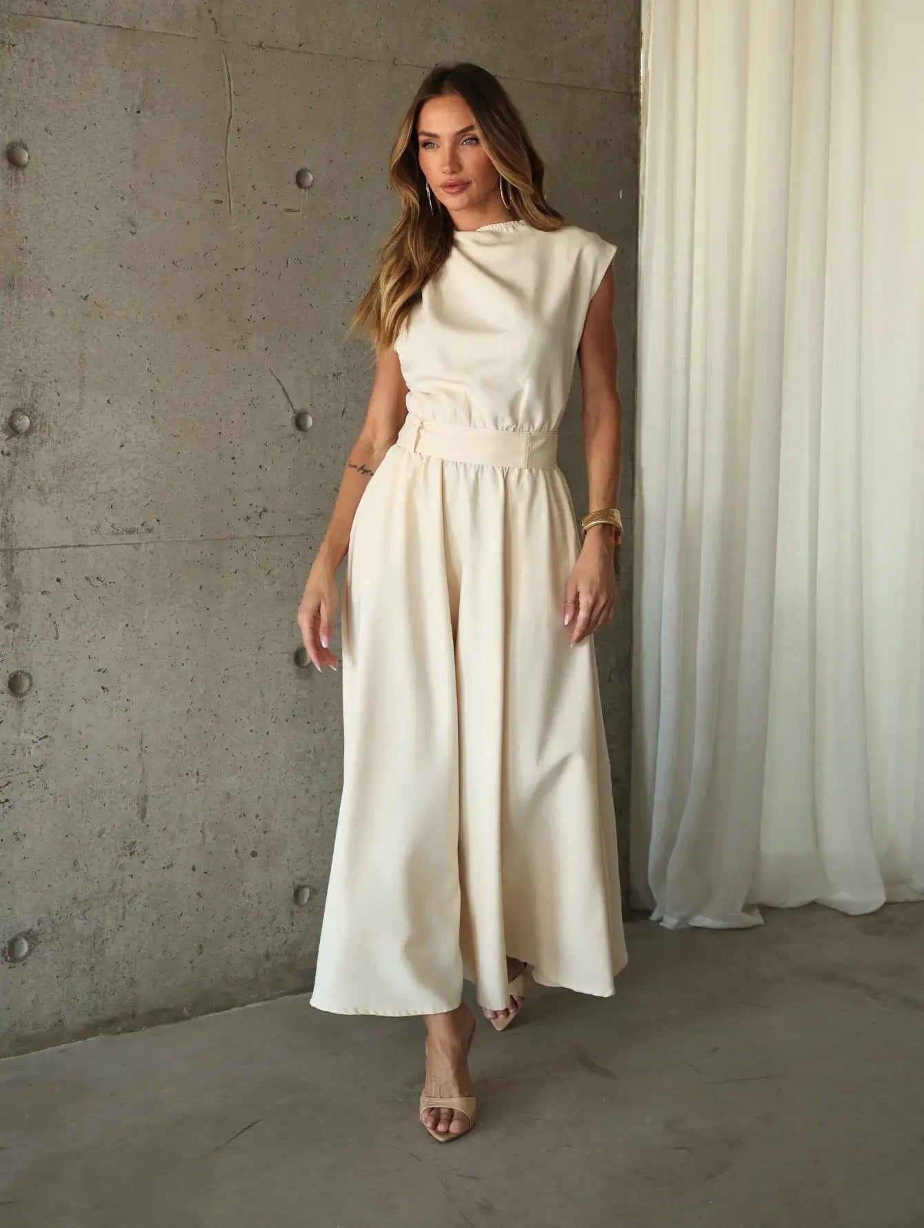 Vestido Midi Alfaiataria Saia Evasê Passantes