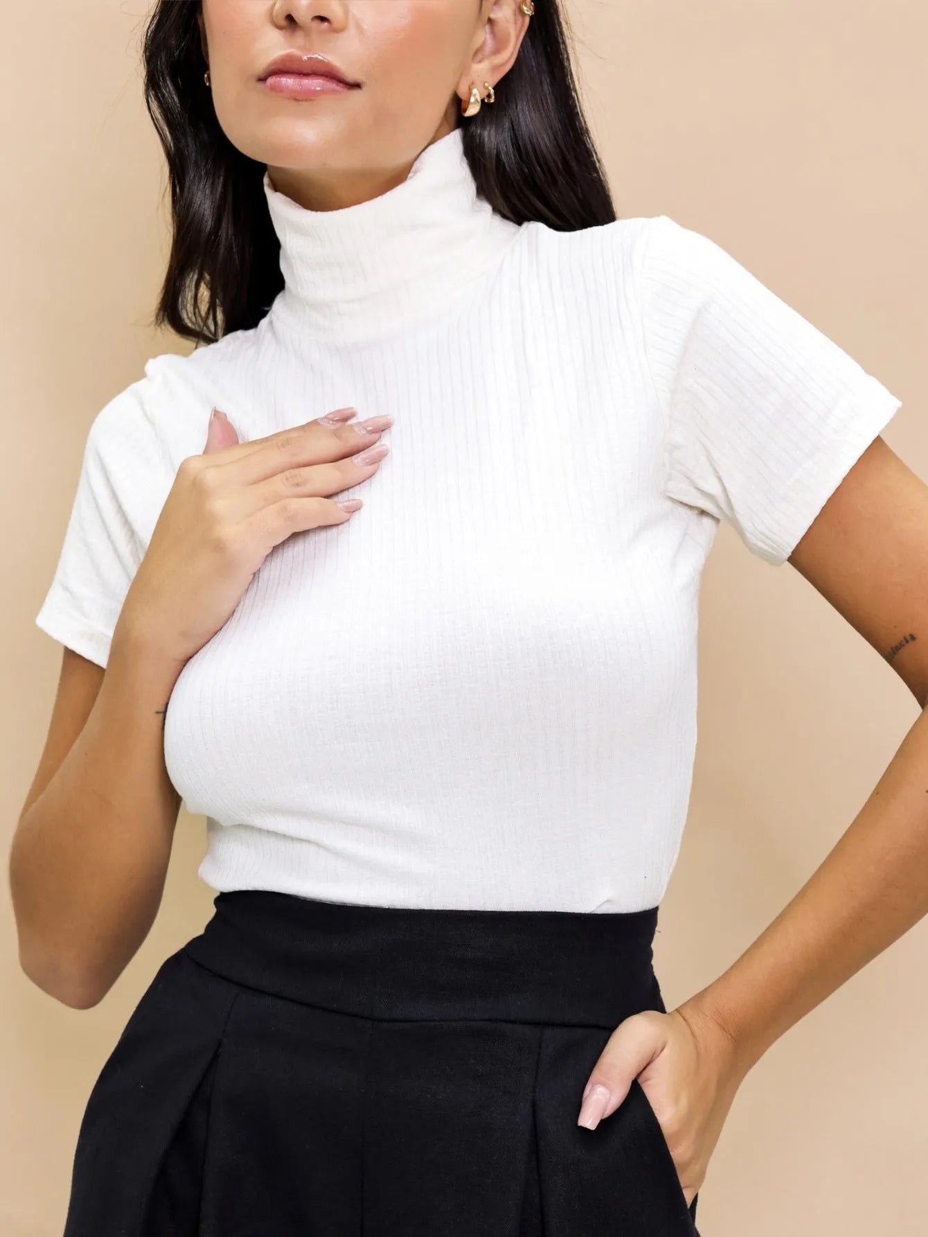 Blusa Canelada Manga Curta Gola Alta