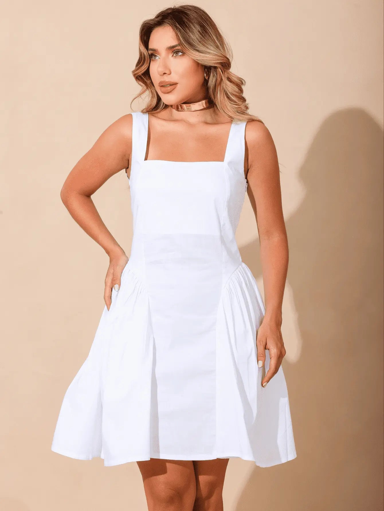 Vestido Curto Tricoline Decote V