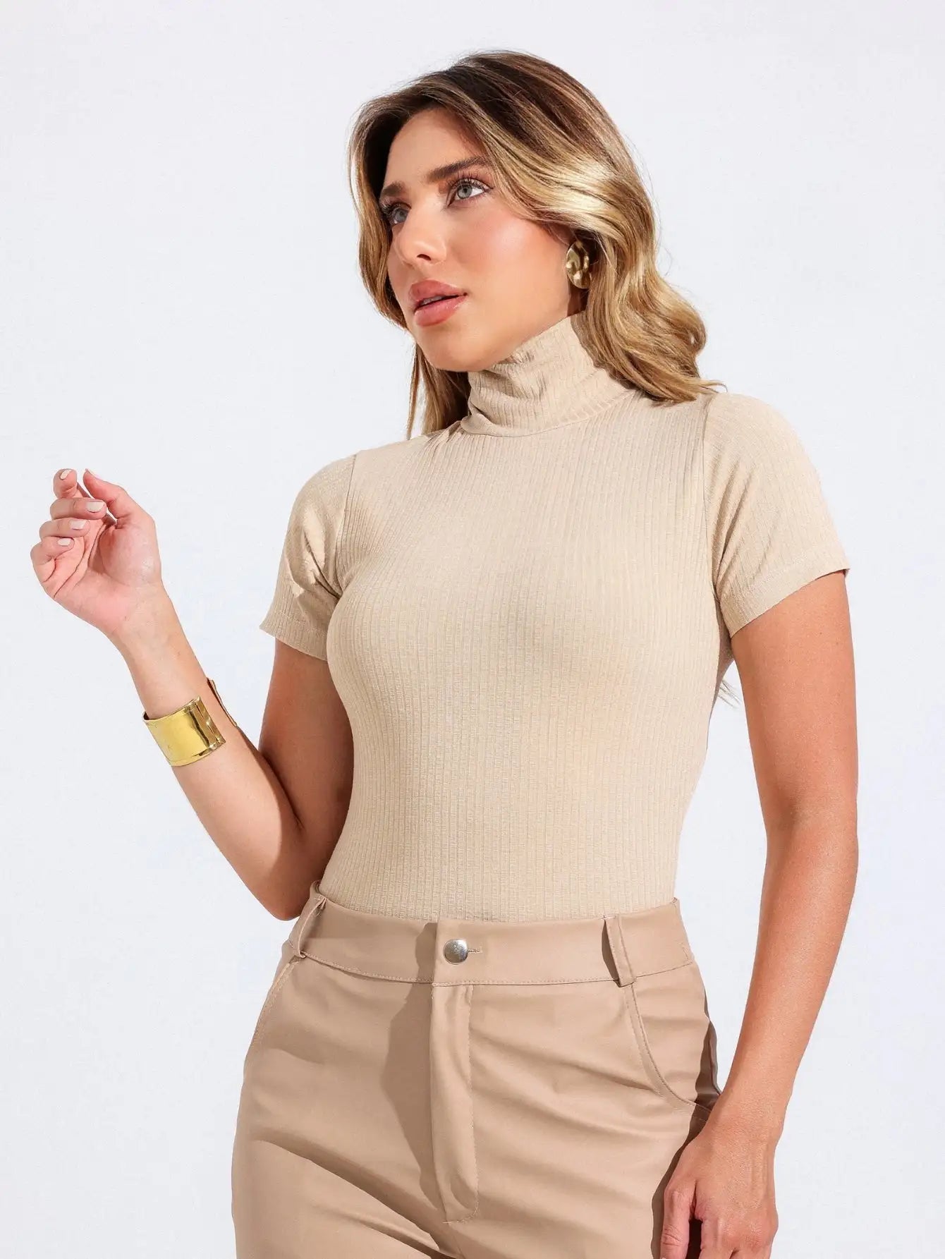 Blusa Canelada Manga Curta Gola Alta
