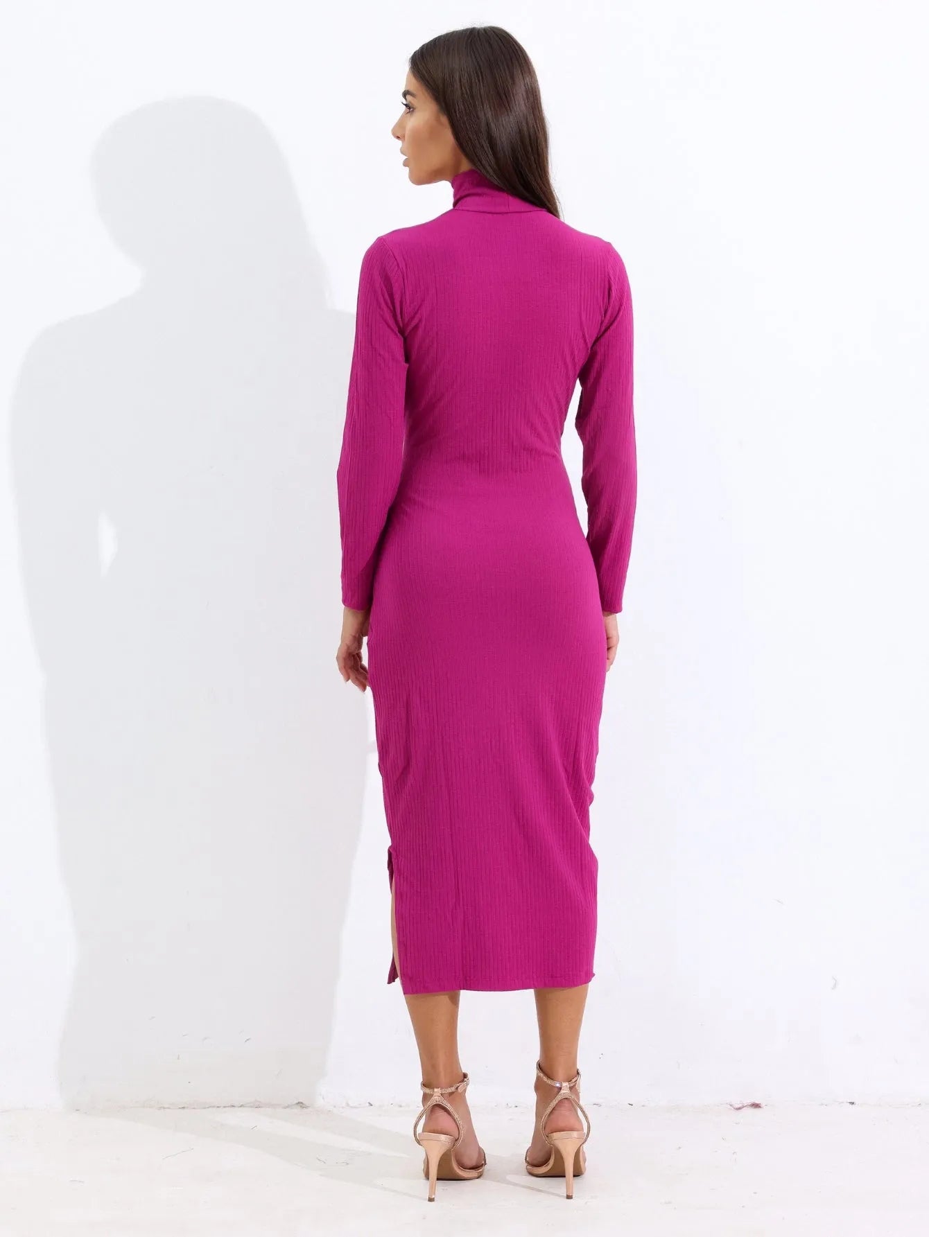 Vestido Midi Canelado Gola Alta