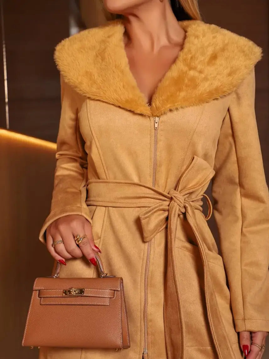 Casaco Feminino de Couro Scuba com Pelúcia Luxe