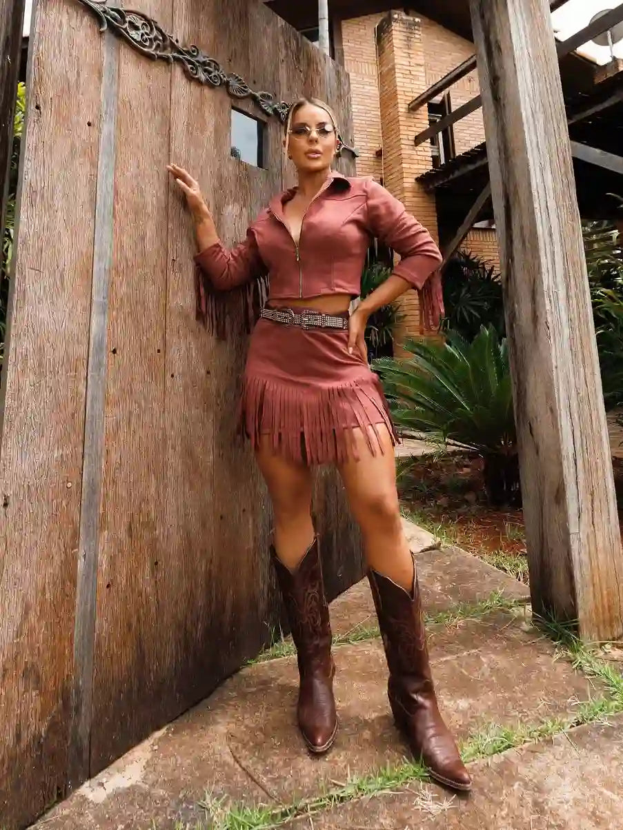 Conjunto Country com Jaqueta de Franja e Saia Suede