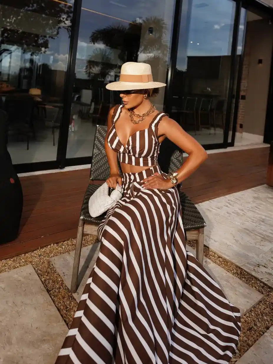 Conjunto Tricoline Feminino com Saia Longa e Cropped Estruturado